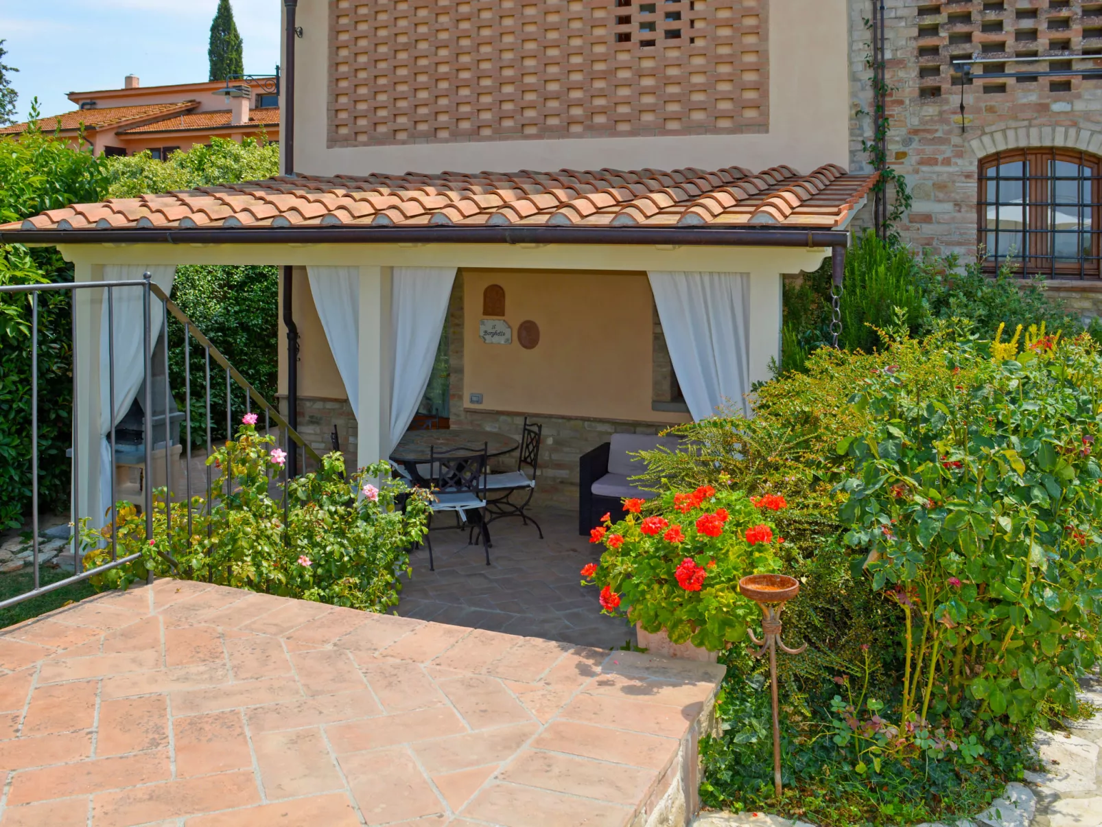 La Vecchia Pieve-Dehors