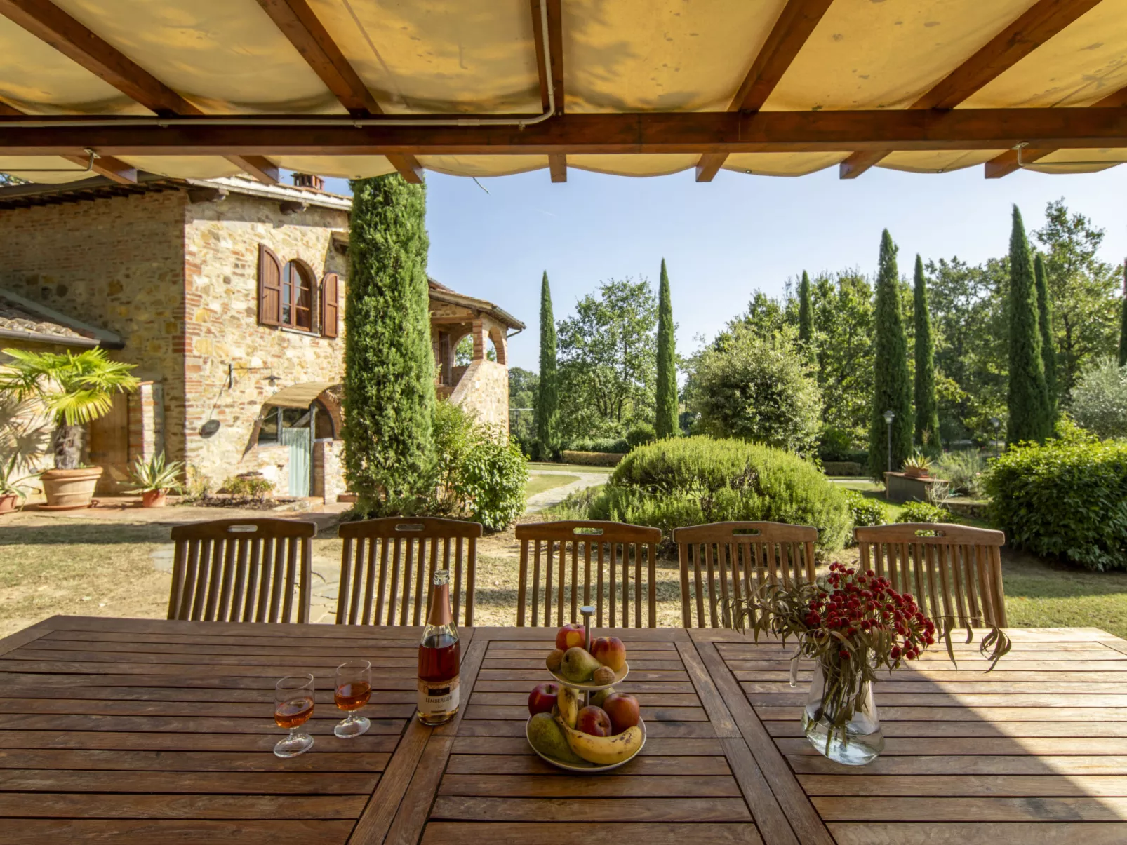 Tenuta Farneta-Draußen