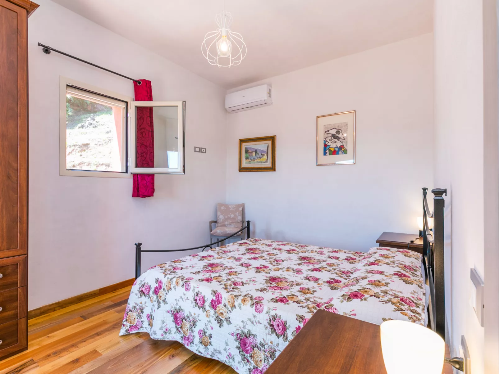 Red House-Inside