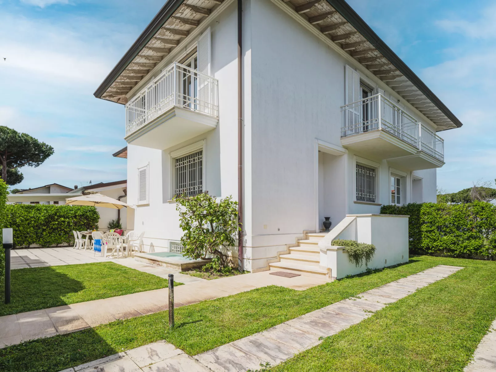 Villa Clara-Outside