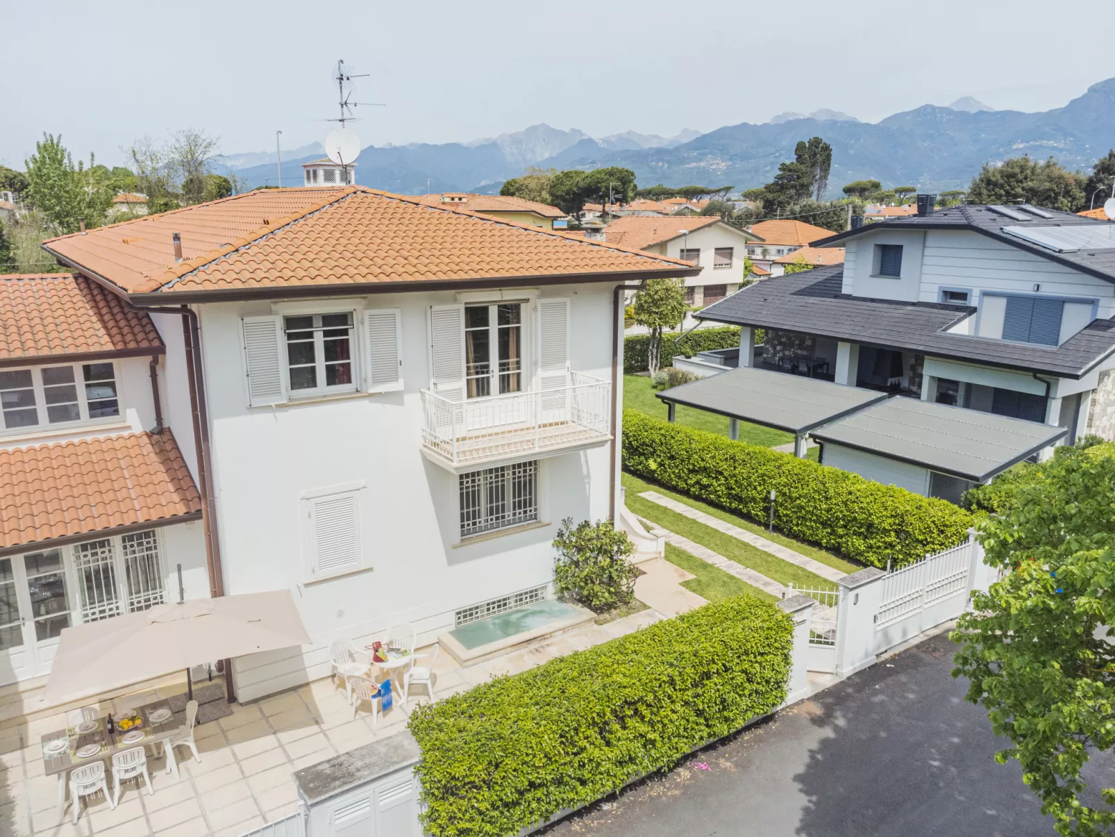 Villa Clara-Outside