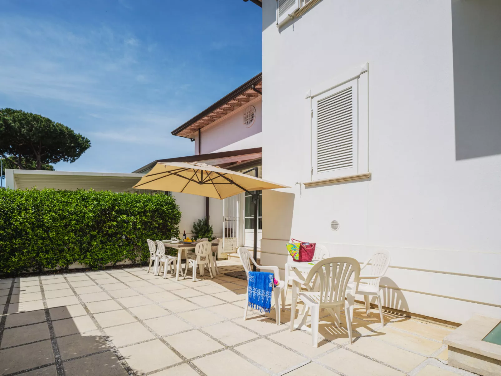 Villa Clara-Outside