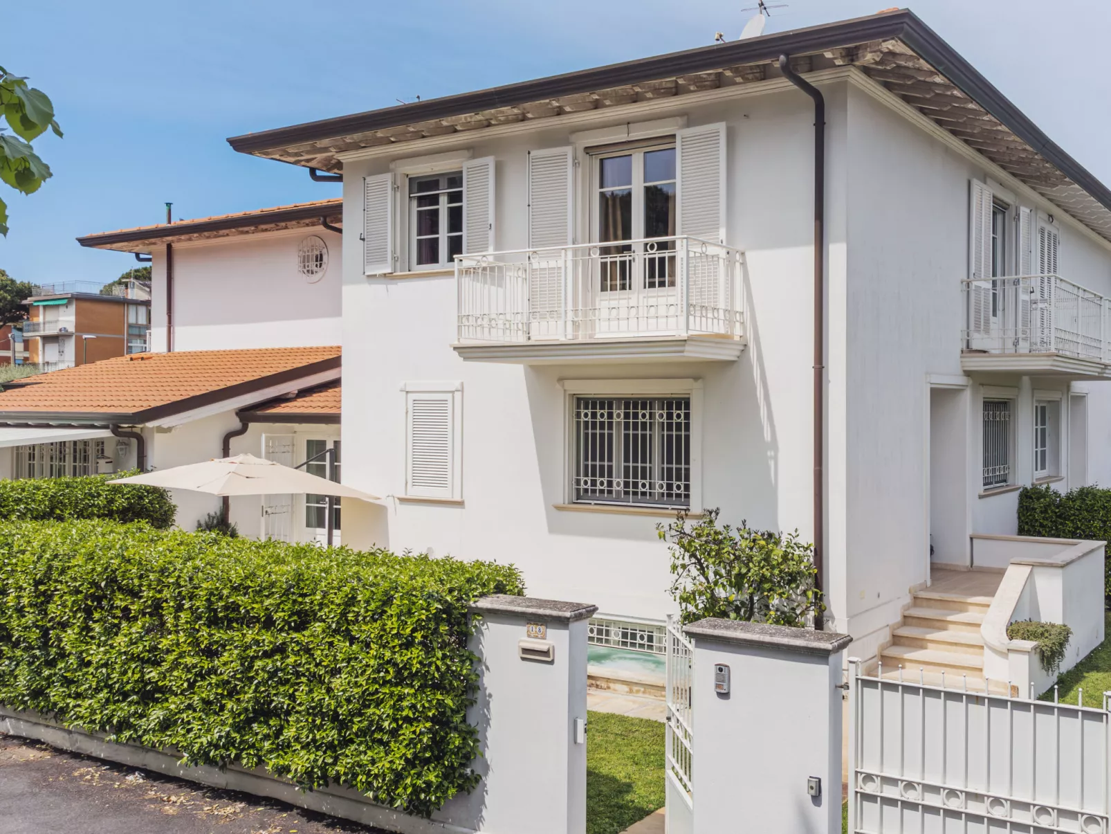 Villa Clara-Outside