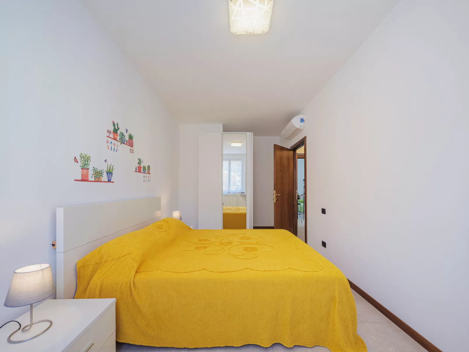 Girasole-Inside