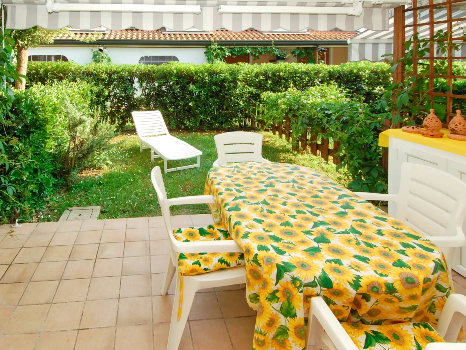 Mediterraneo-Outside