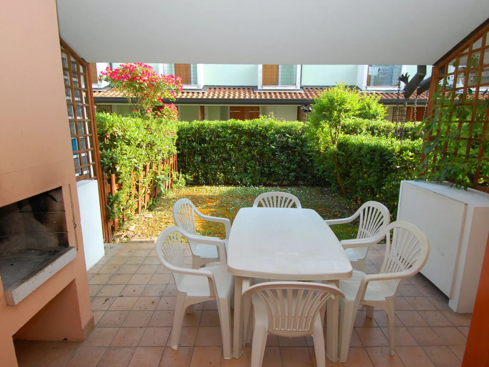 Mediterraneo-Outside