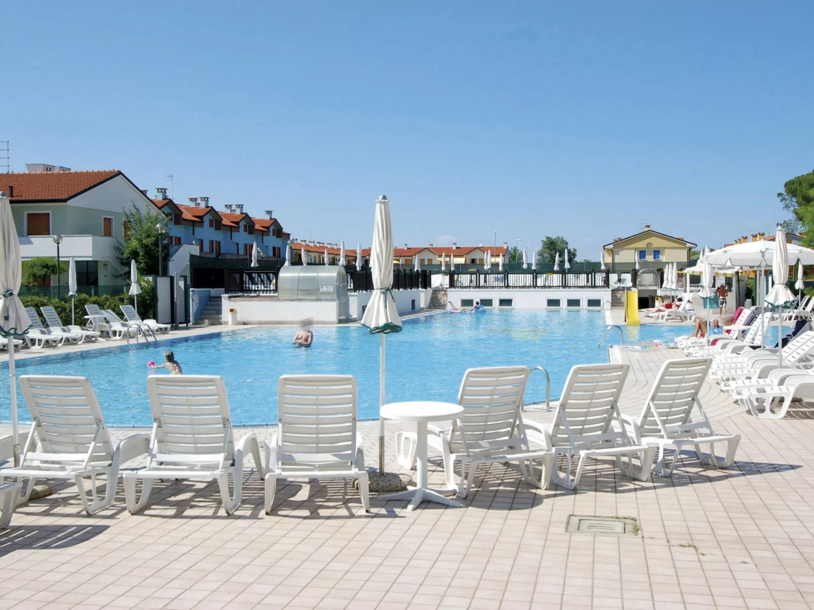 Mediterraneo-Outside