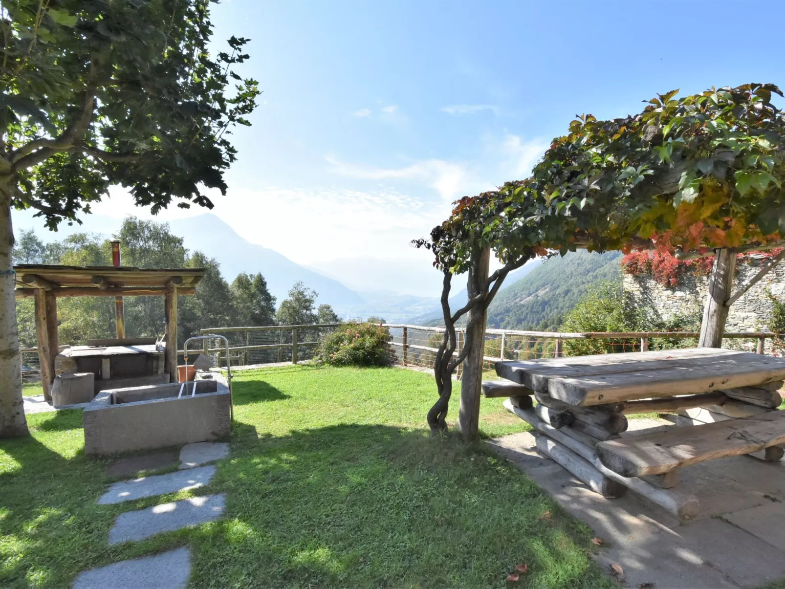 Baita Lake View-Outside