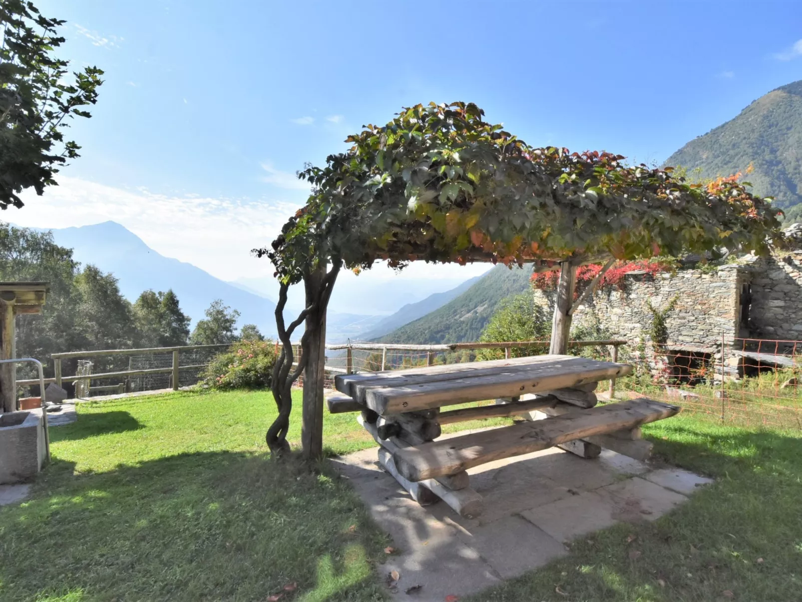 Baita Lake View-Outside