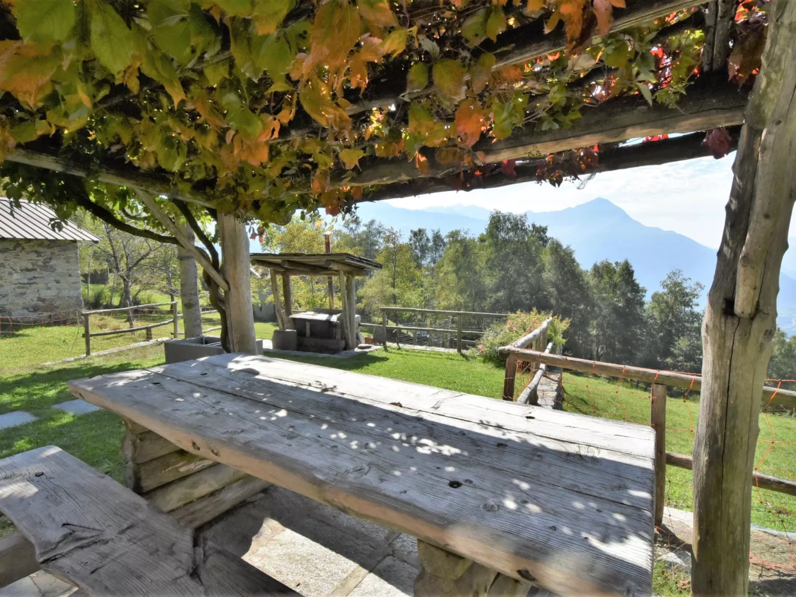 Baita Lake View-Outside