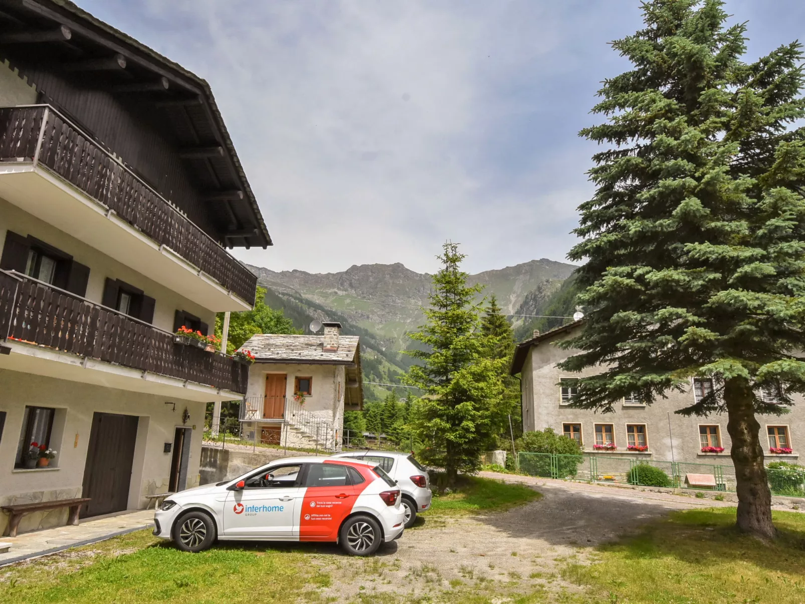 Isola di Madesimo Apartments-Outside