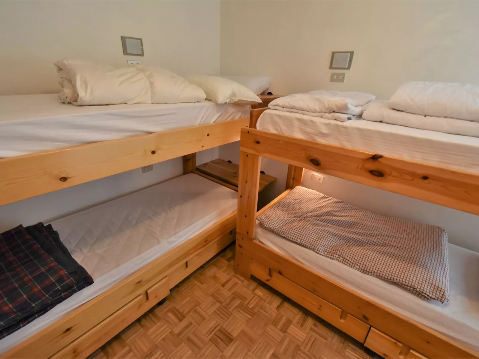 Isola di Madesimo Apartments-Inside