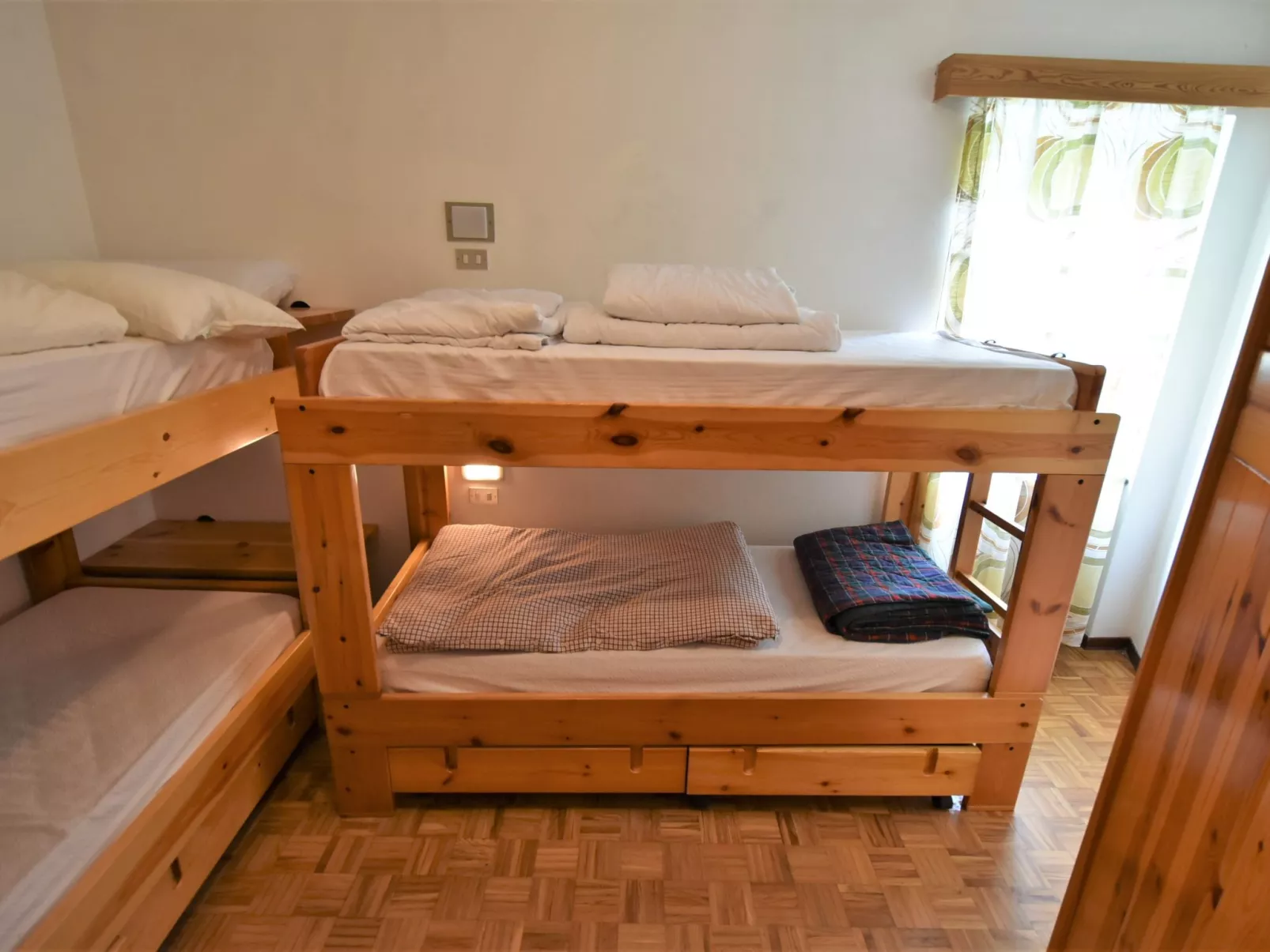Isola di Madesimo Apartments-Inside