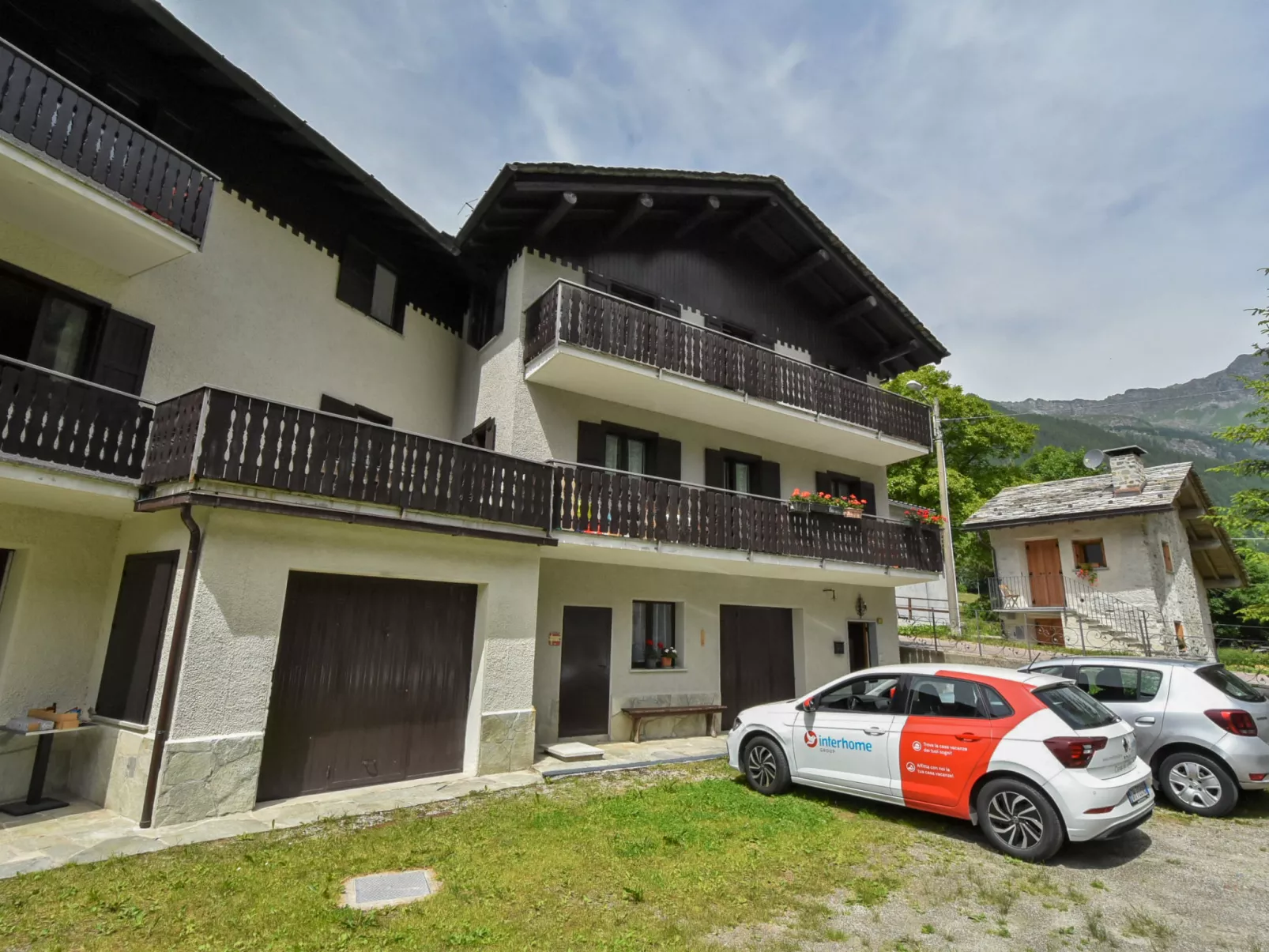 Isola di Madesimo Apartments-Outside