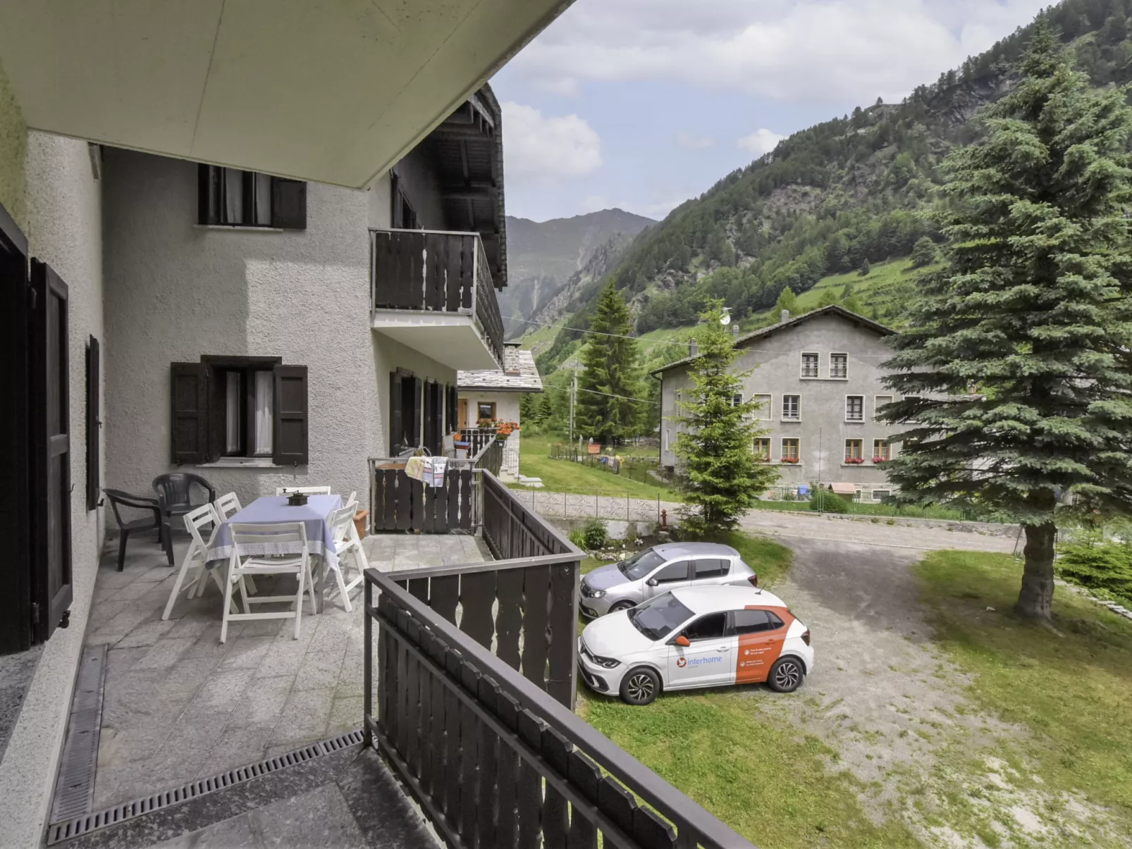 Isola di Madesimo Apartments-Outside