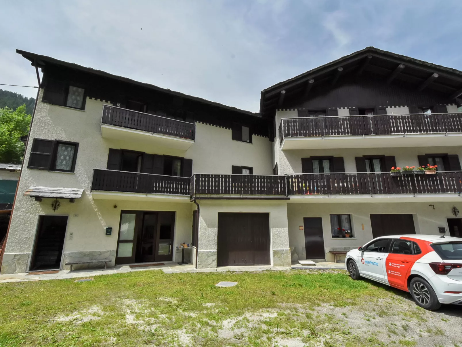 Isola di Madesimo Apartments-Outside