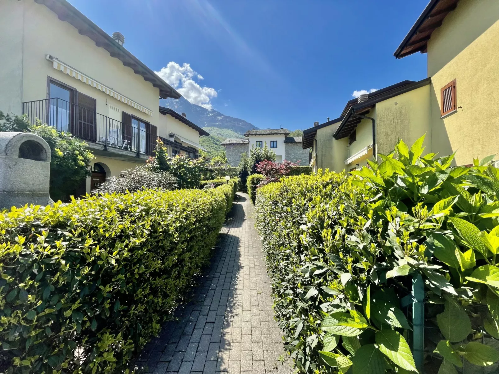 La Perla-Outside
