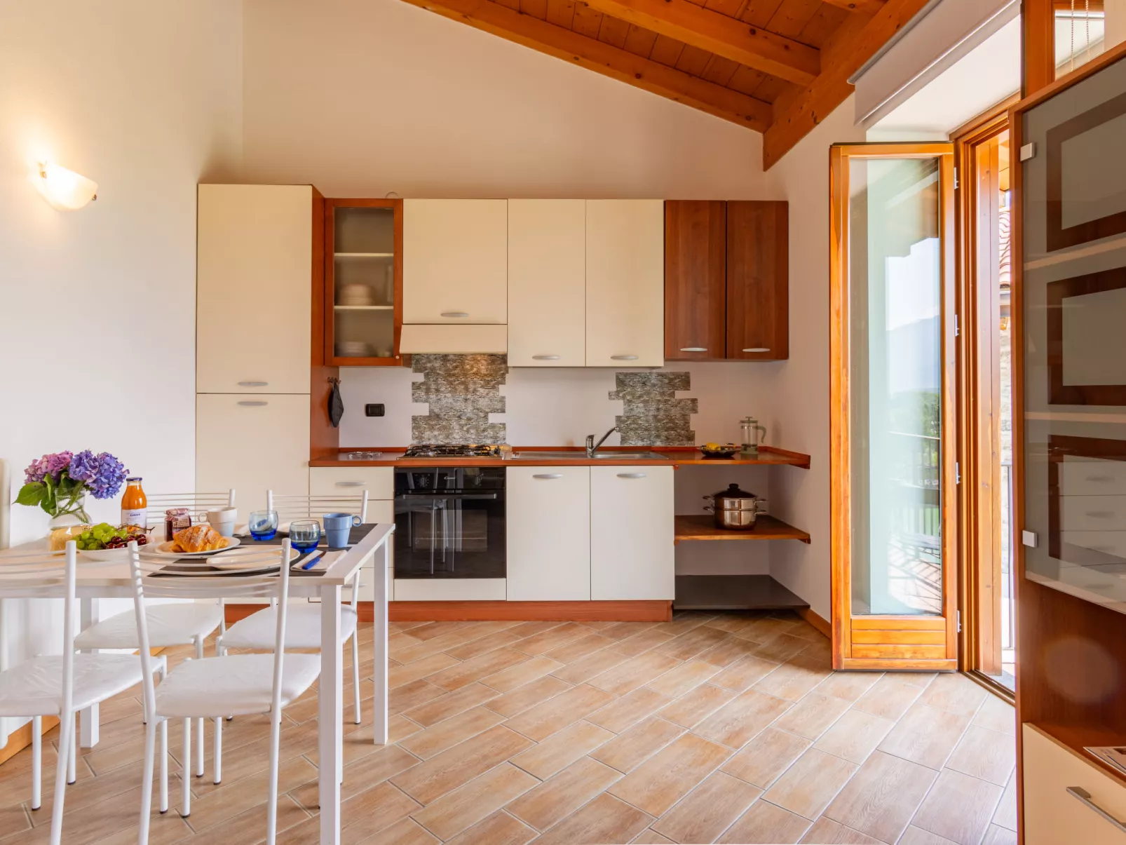 Flat 4-Inside