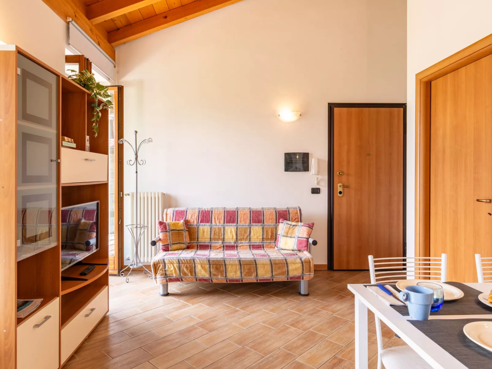 Flat 4-Inside