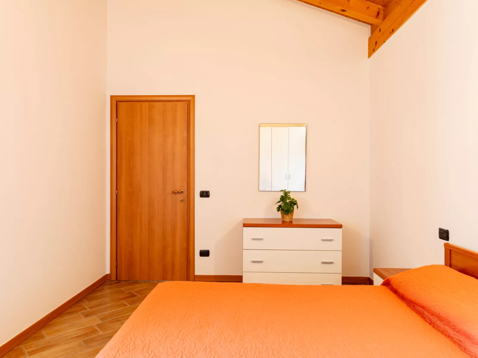 Flat 4-Inside