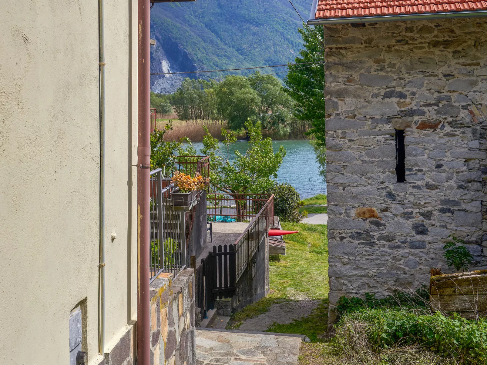 Casa Dascio-Outside