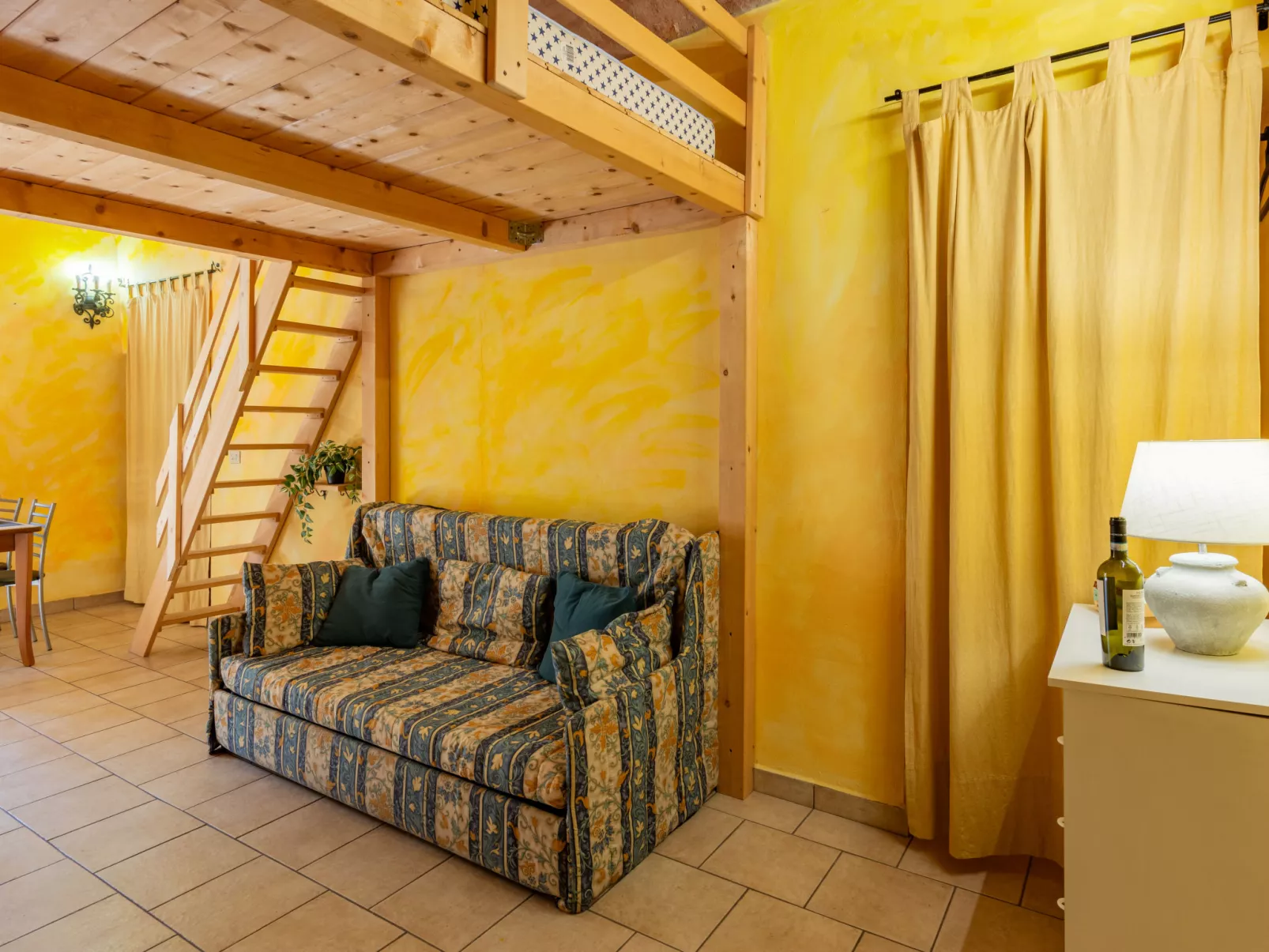 Borgo Antico-Inside