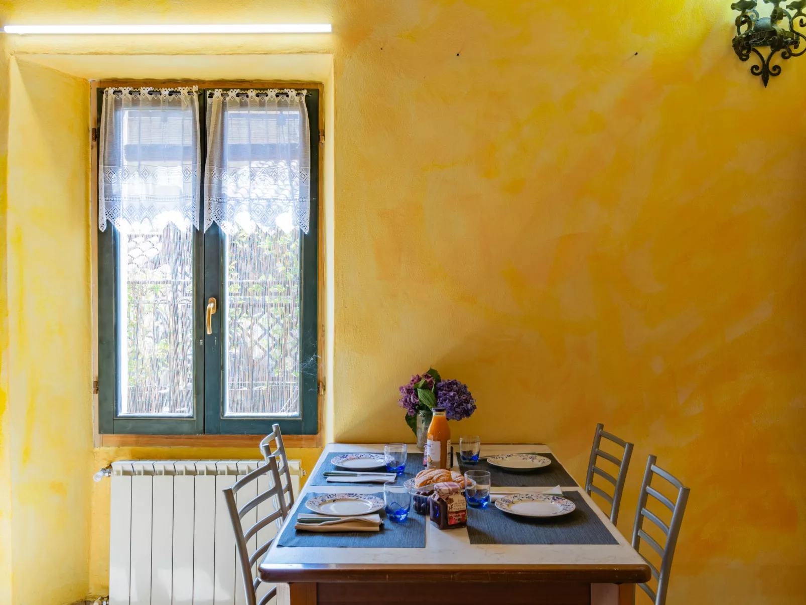 Borgo Antico-Inside