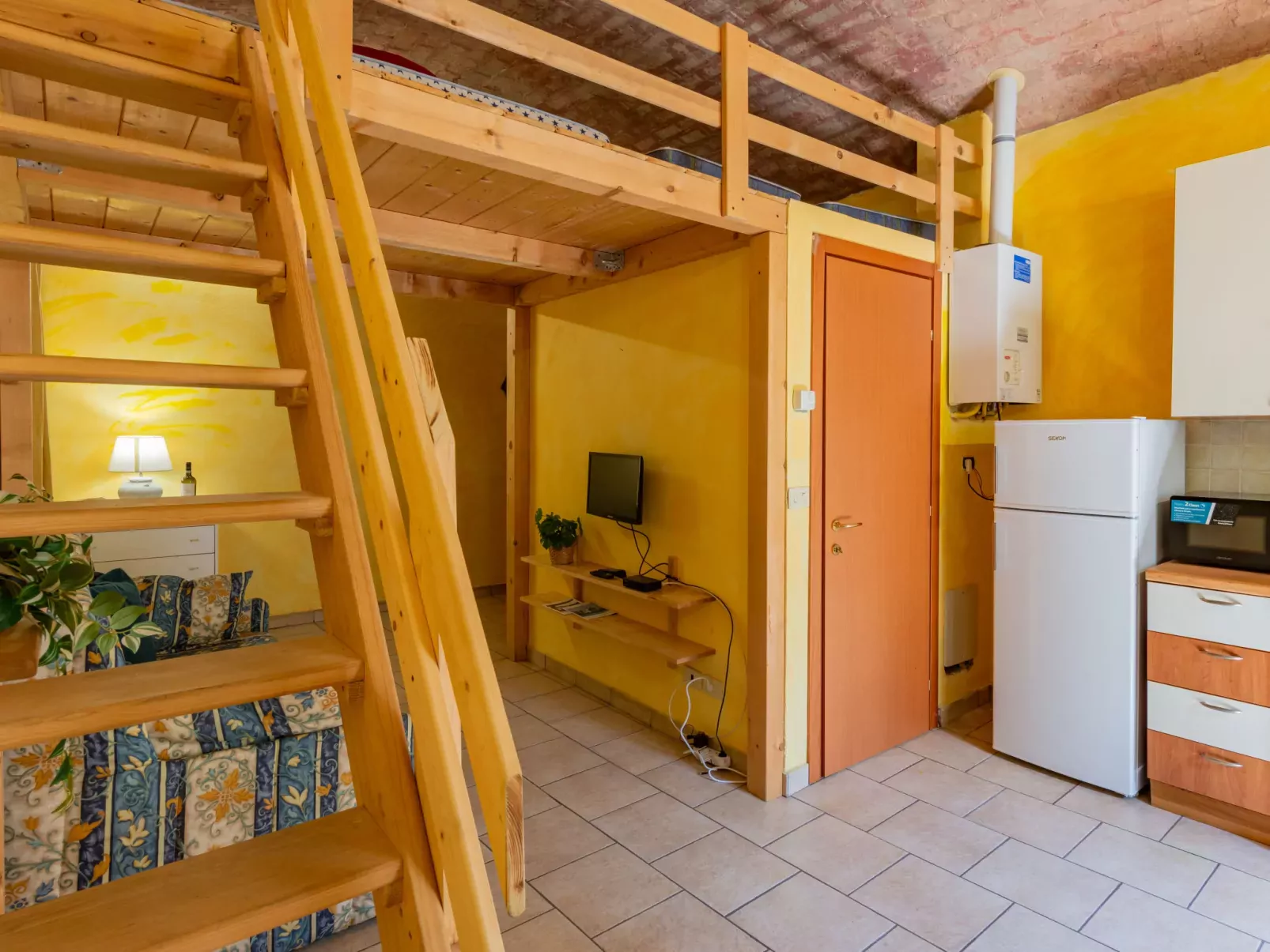 Borgo Antico-Inside
