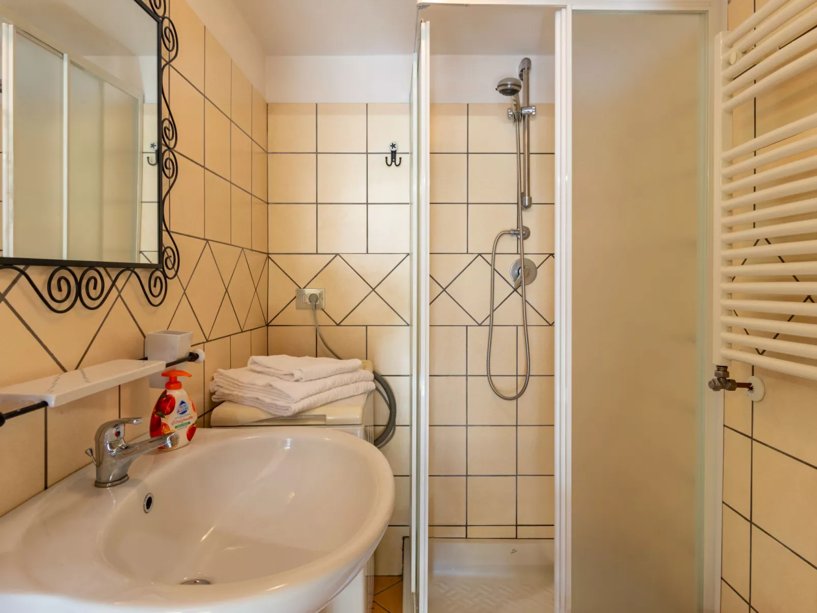 Borgo Antico-Inside