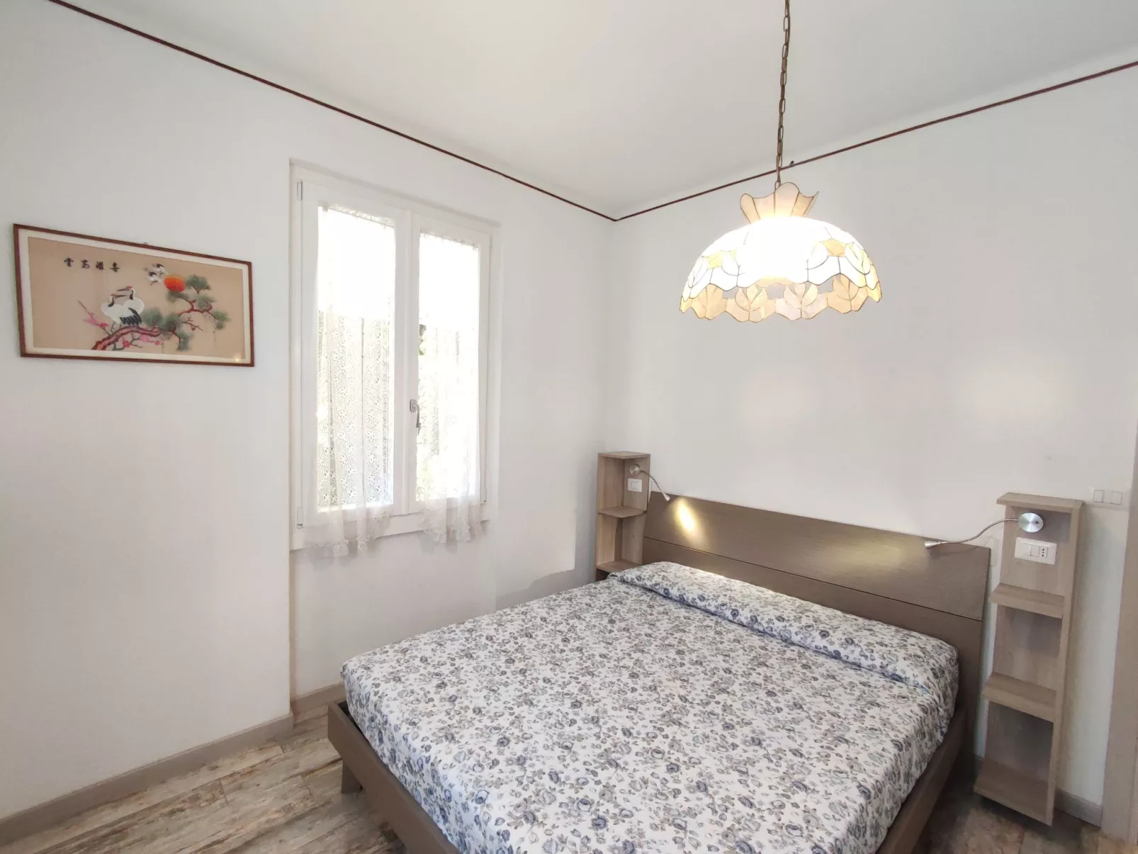 Letizia (DGO232)-Inside