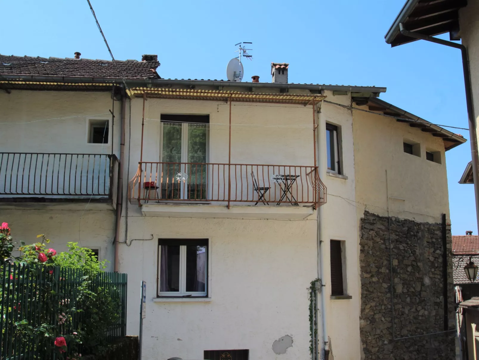 Borghetto-Outside