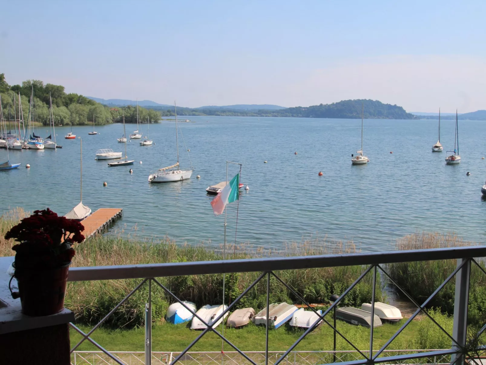 Casa sul lago di Lea-Outside