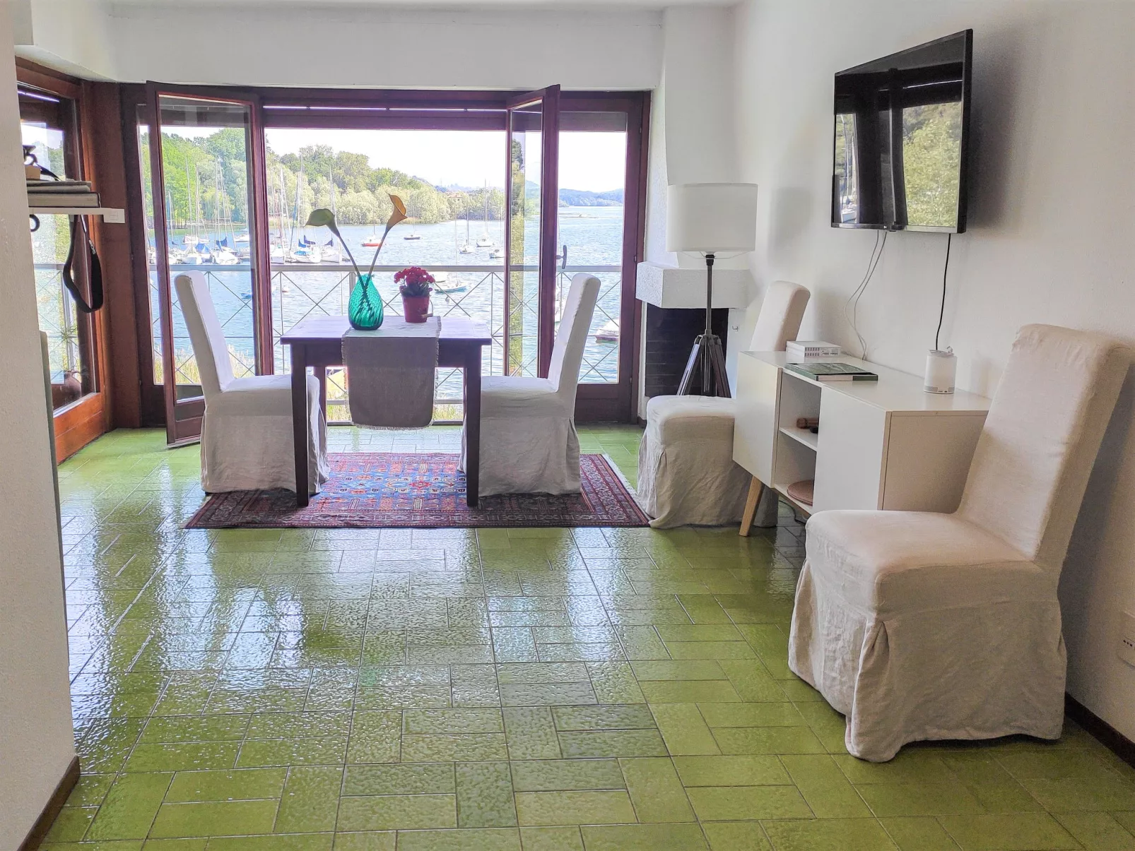 Casa sul lago di Lea-Inside