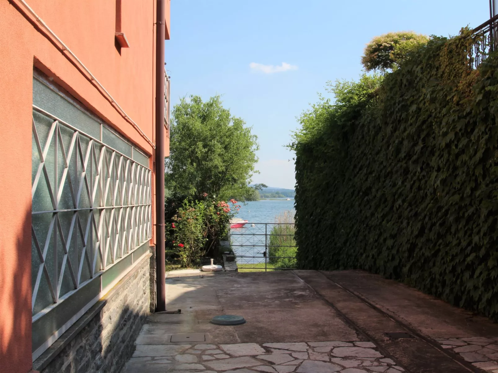 Casa sul lago di Lea-Outside