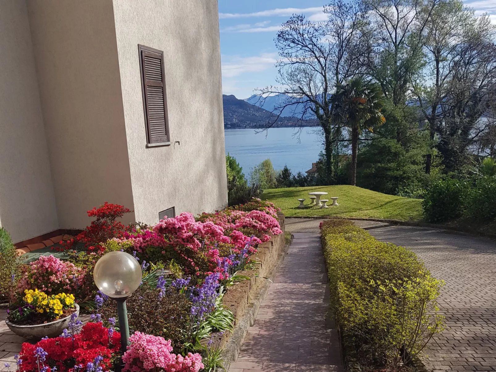 Charming Lake-Outside