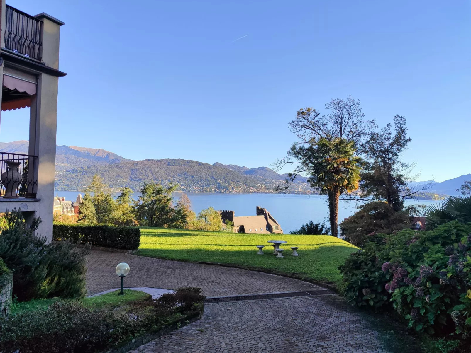Charming Lake-Outside
