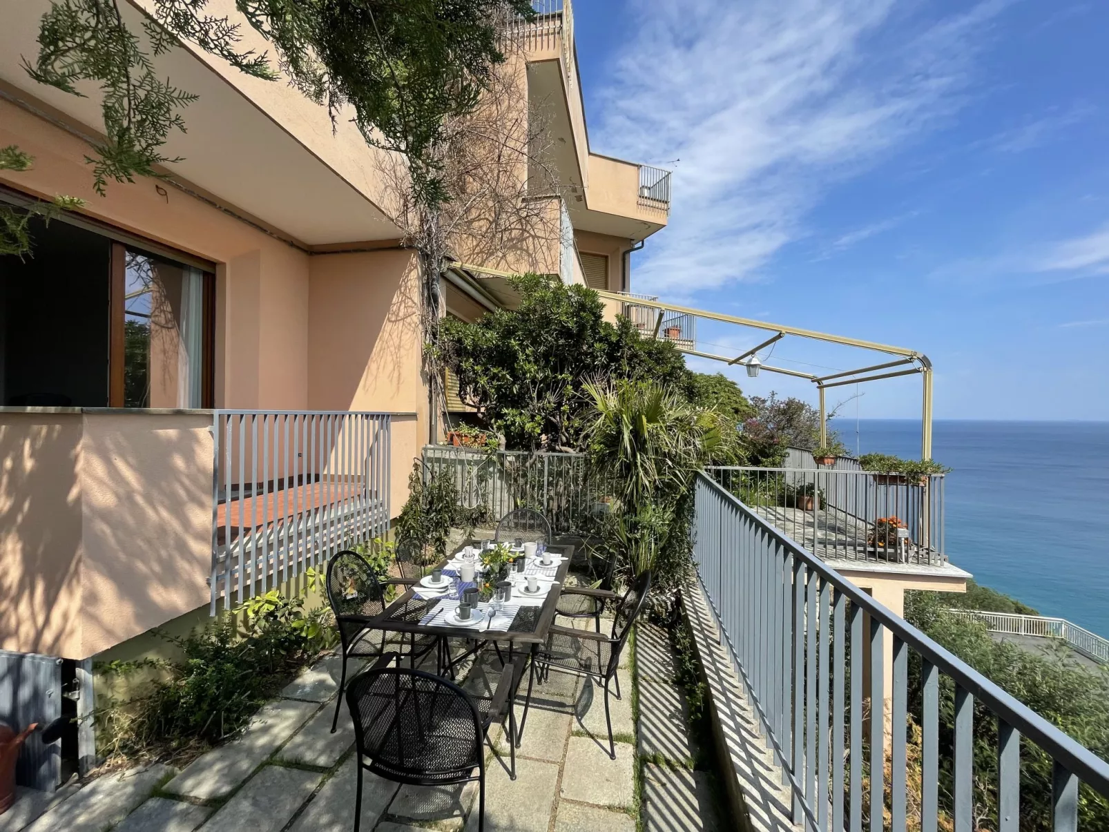 Casa Clio-Outside