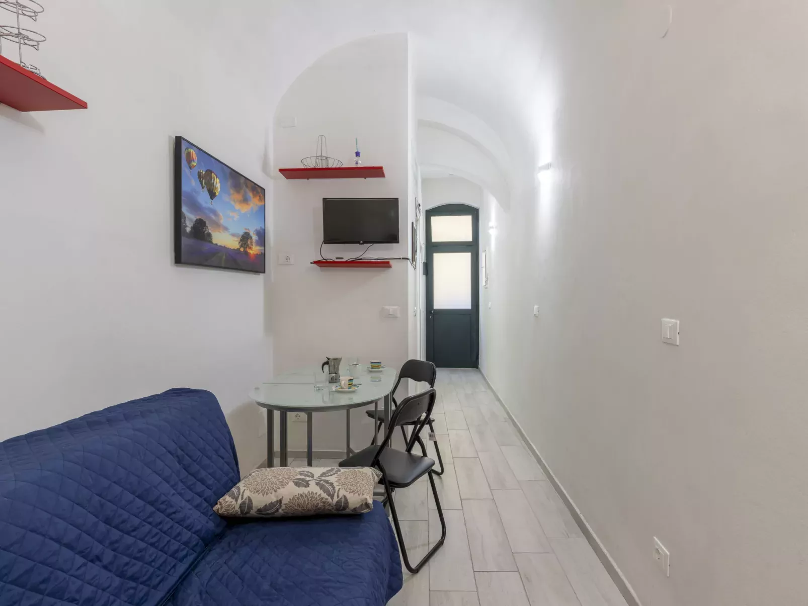 La Santa-Inside