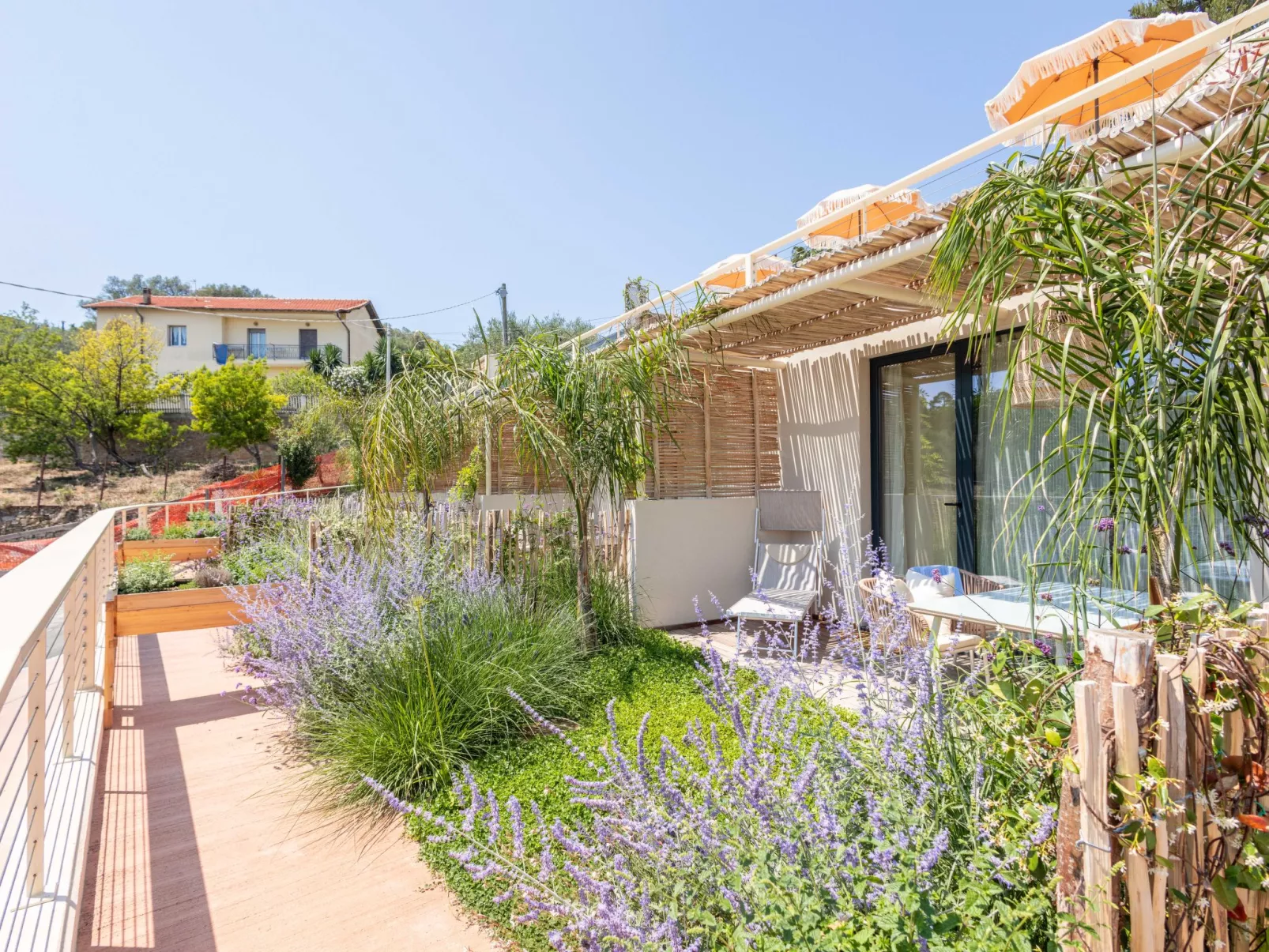 Casa Mia 4-Outside