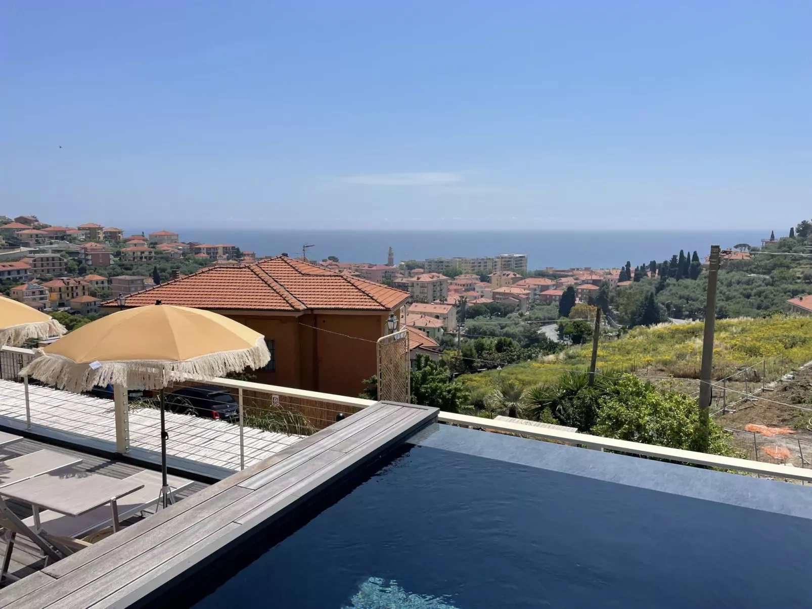 Casa Mia 3-Outside