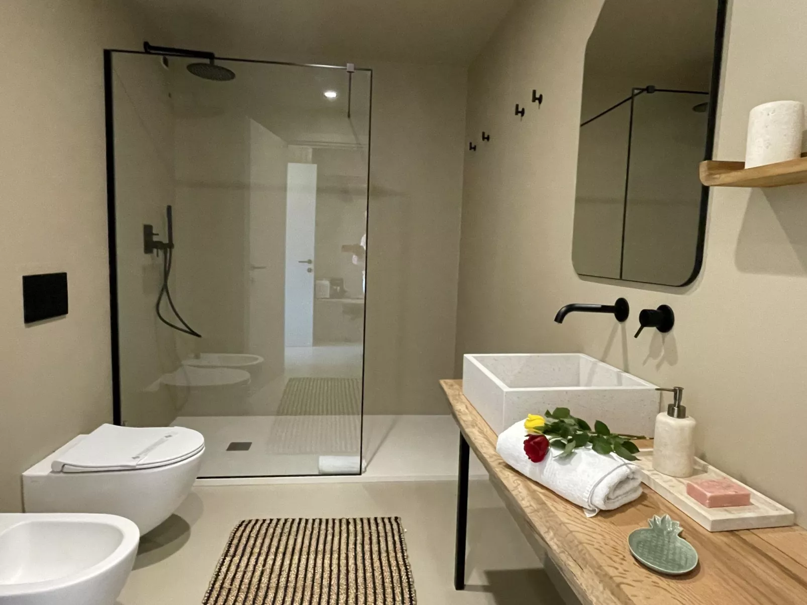 Casa Mia 2-Inside