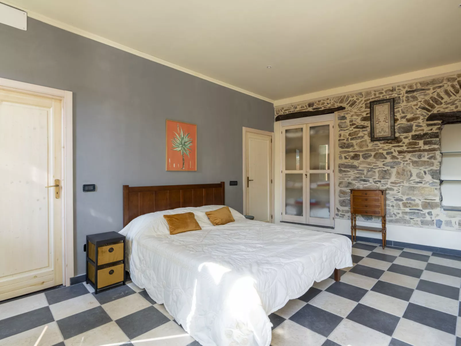 Casa Derna-Inside