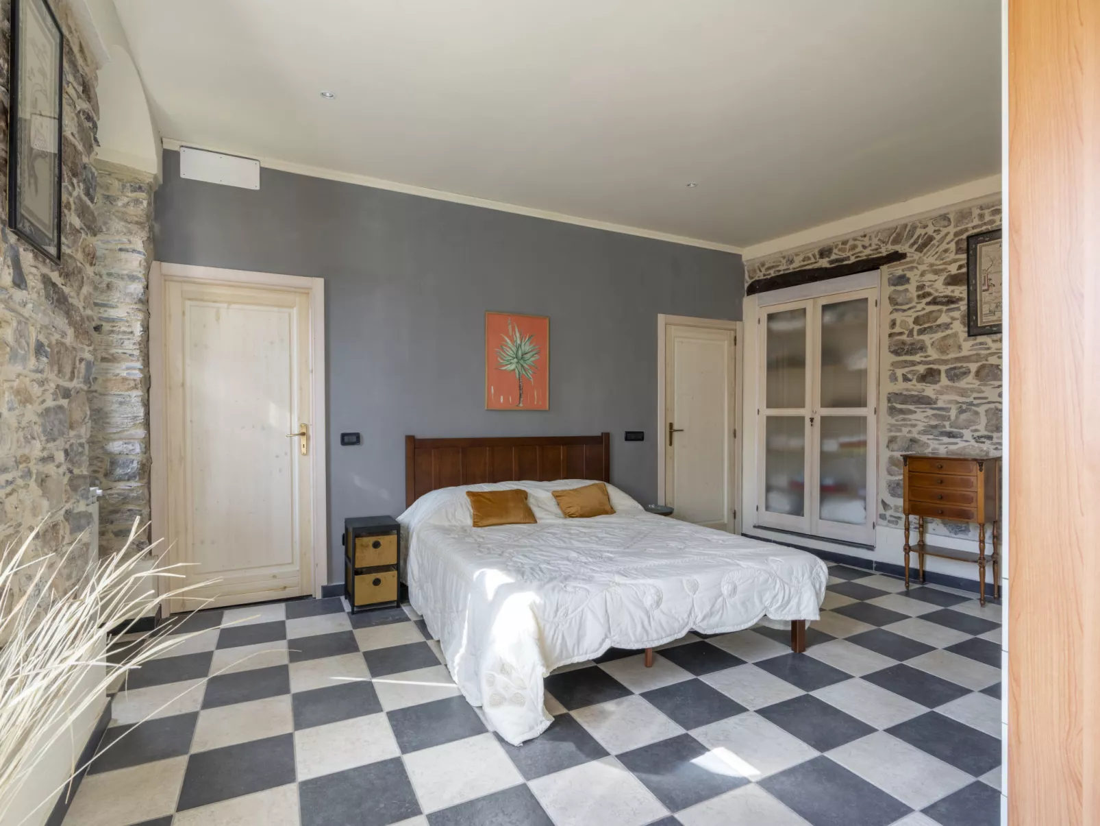 Casa Derna-Inside