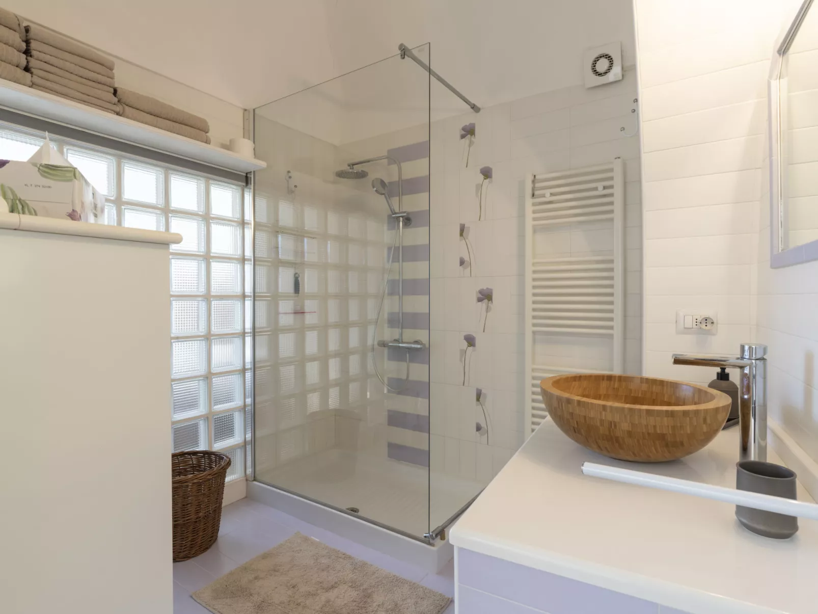 Raineri House-Inside