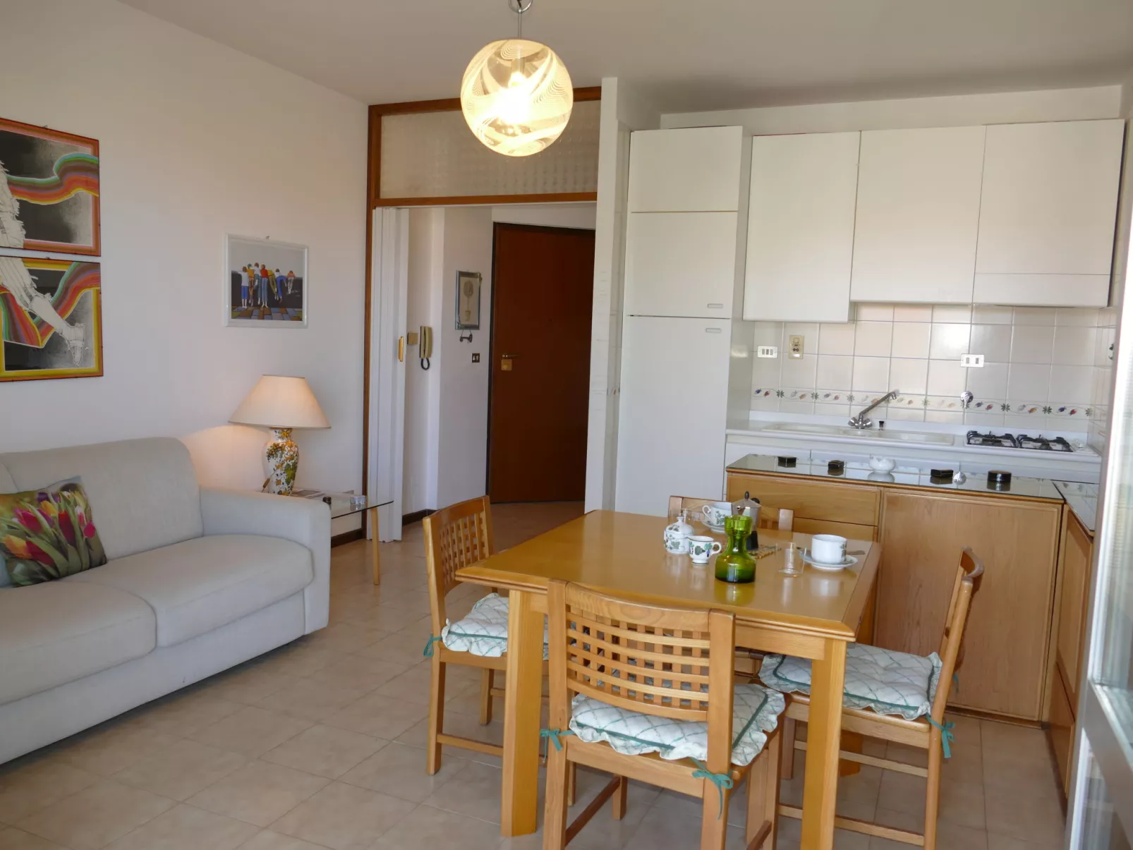 Home Sweet Home-Dedans
