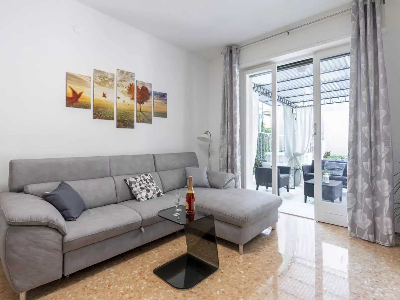 Giardino al Mare-Inside