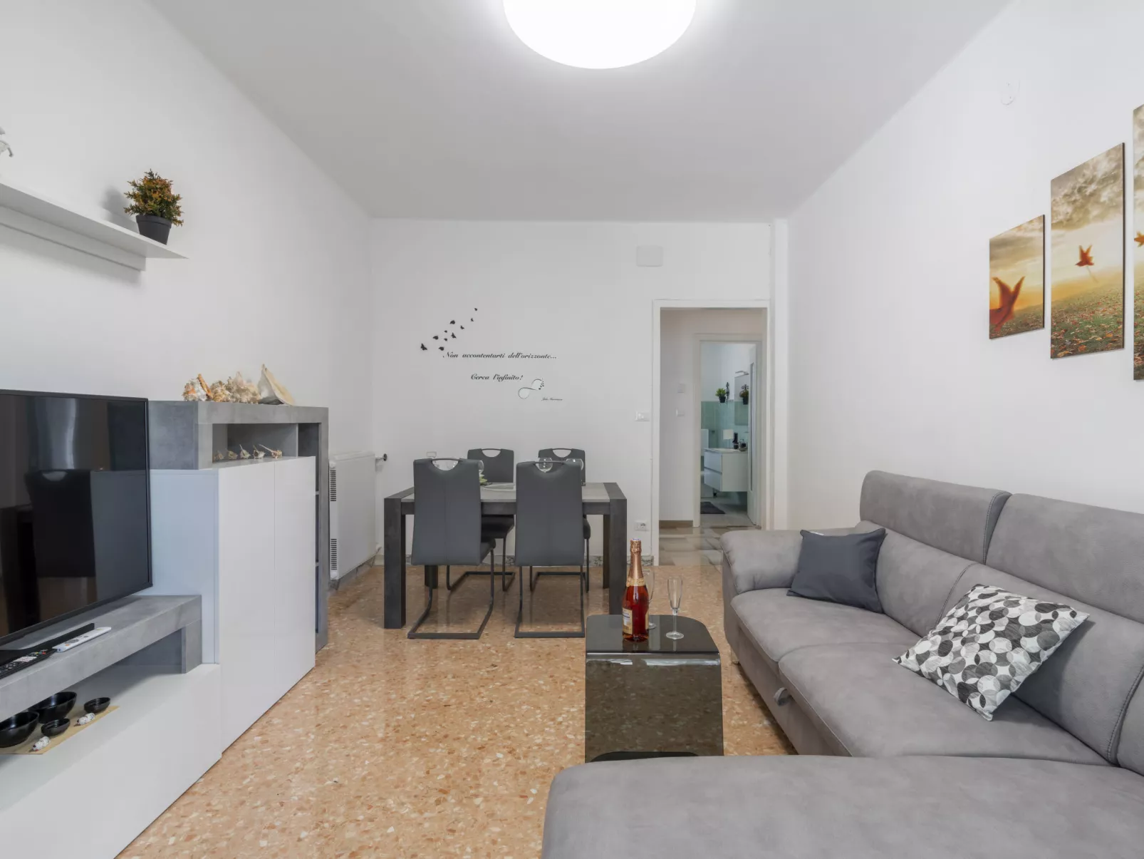 Giardino al Mare-Inside