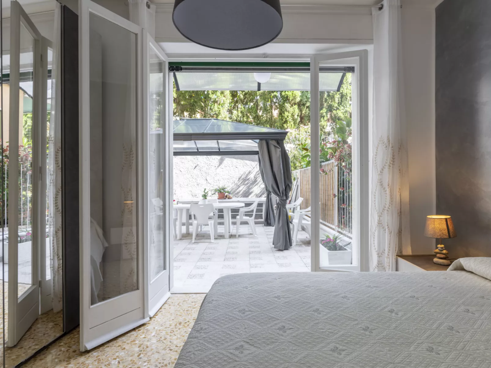 Giardino al Mare-Inside