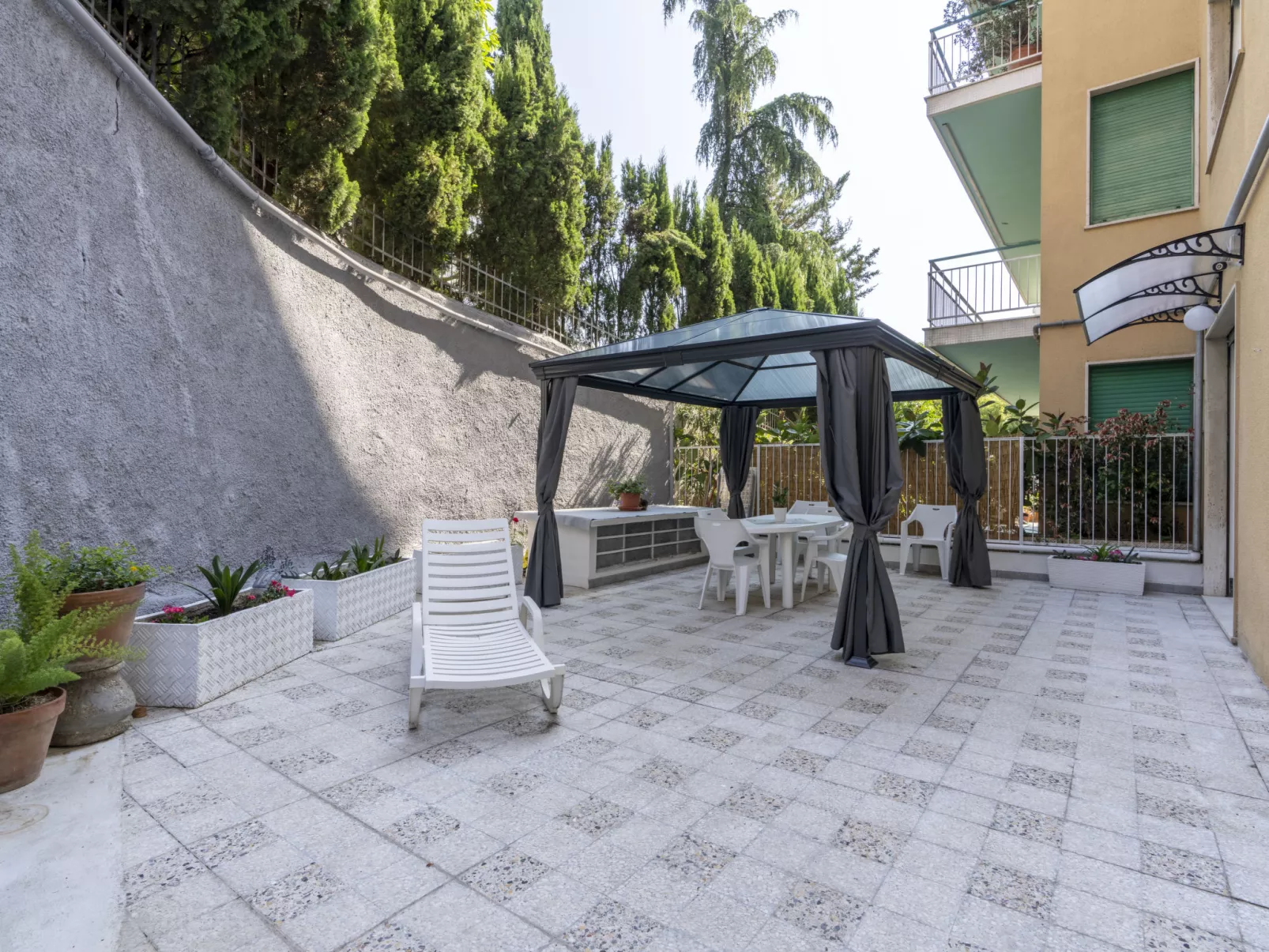 Giardino al Mare-Outside
