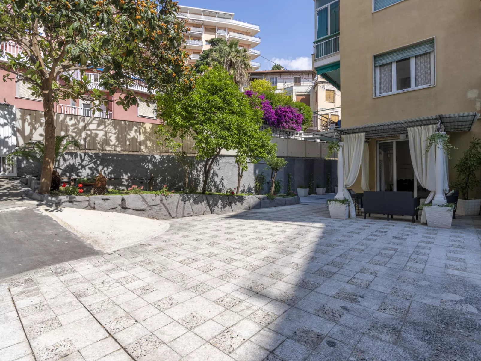 Giardino al Mare-Outside